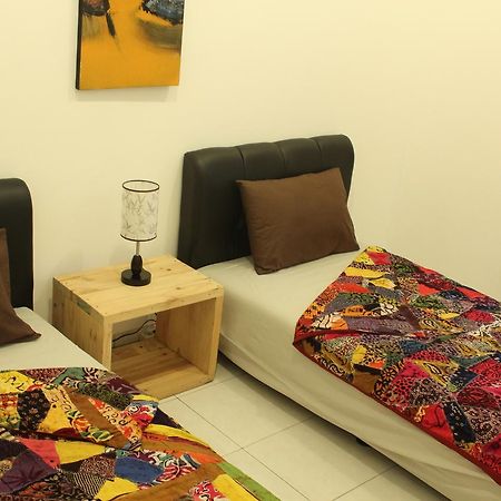 مبيت وإفطار يوغياكارتا ذا وايانج هوم ستاي المظهر الخارجي الصورة